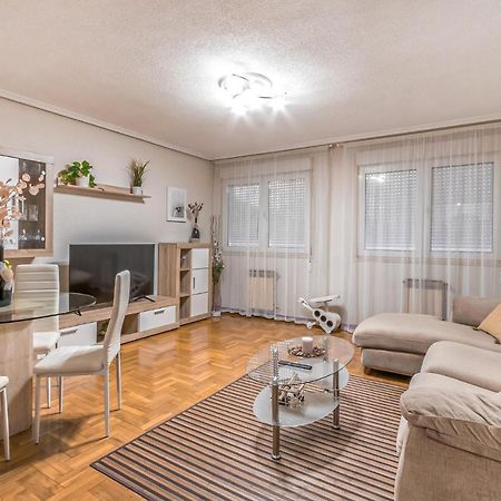 Stunning Apartment In Gijon With Wifi 외부 사진