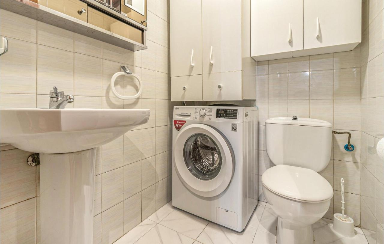 Stunning Apartment In Gijon With Wifi 외부 사진
