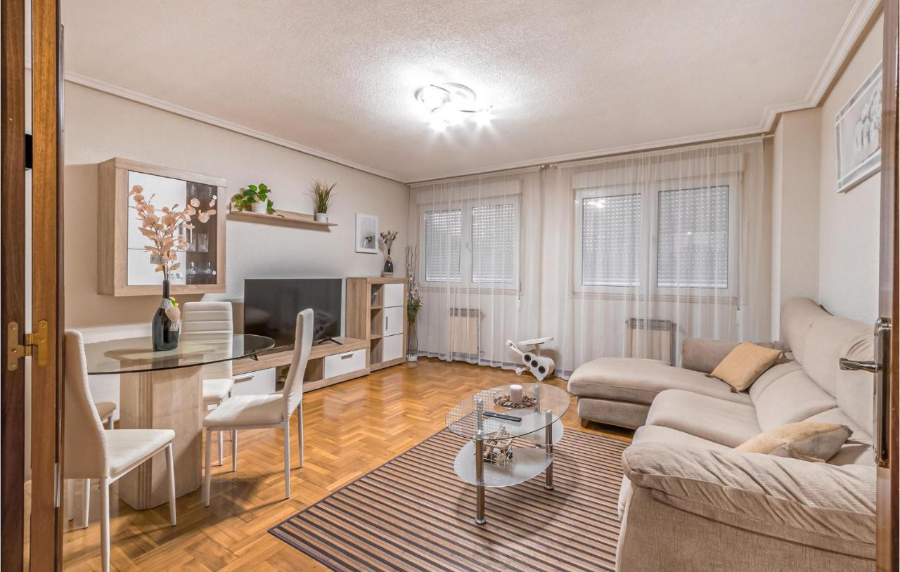 Stunning Apartment In Gijon With Wifi 외부 사진